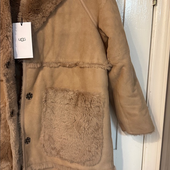 Ugg Women’s Fayre Twinface Sheepskin Coat. Size med. New with tags Sandalwood. - Picture 8 of 13